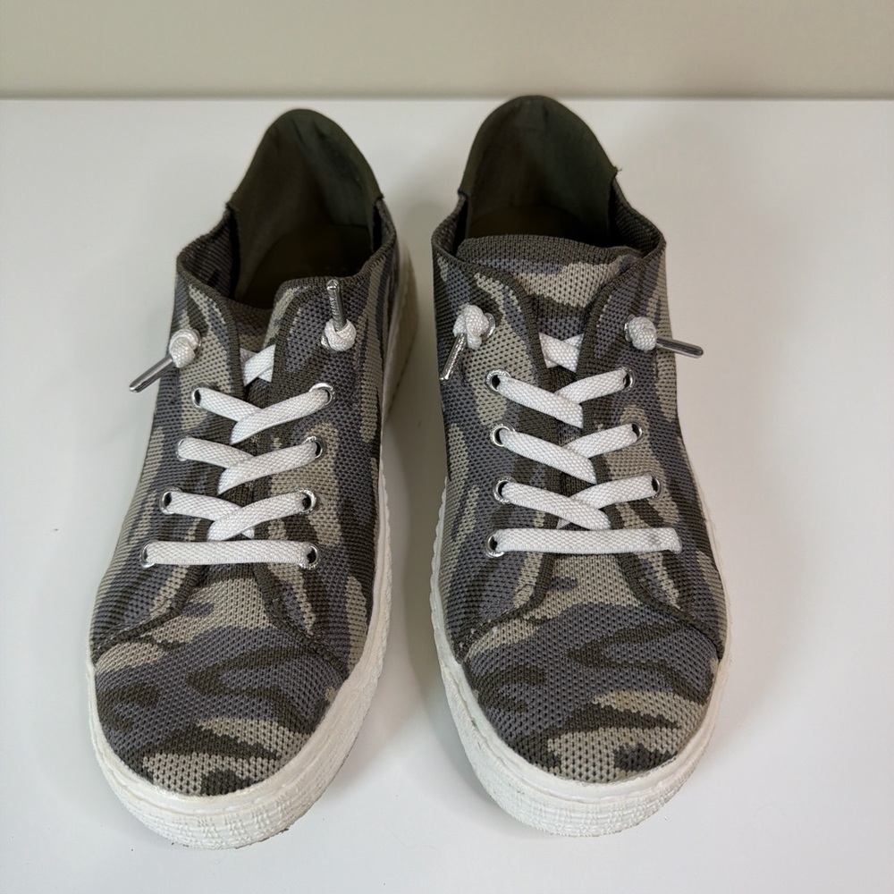 MADDEN NYC Women’s 7.5 Camo Stretch Platform Fashion‎ Shoes Casual Colorful Shoe